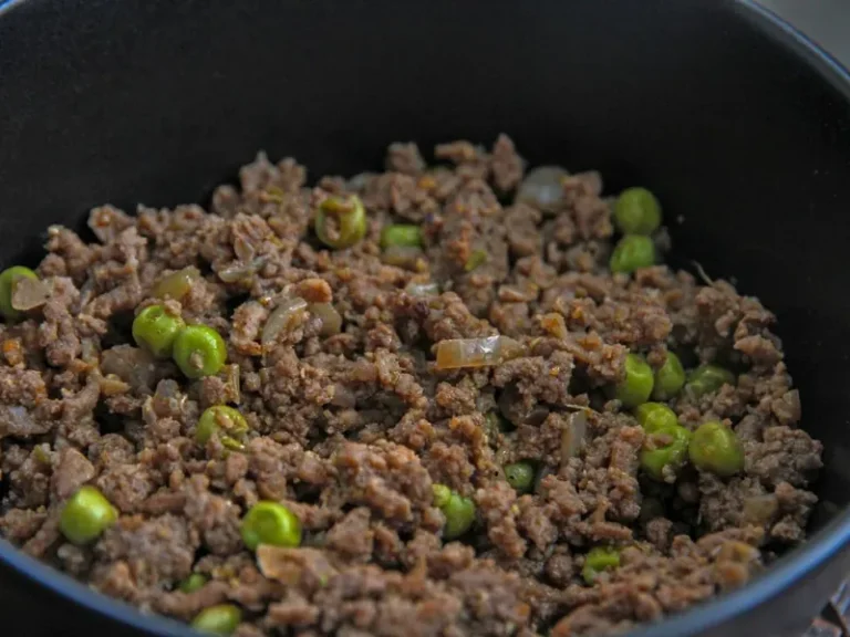 Keema Mutter